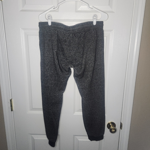 H&M Purple and Gray Capris with Elastic Waistband - Picture 4 of 4